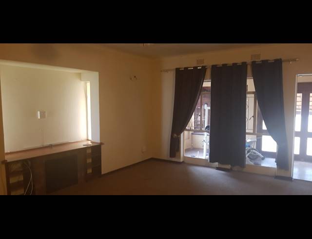 3 BEDROOM HOUSE TO LET IN PROTEA PARK